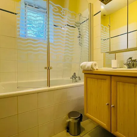 The Trench - Charming T3 In A Castle In The City Center *