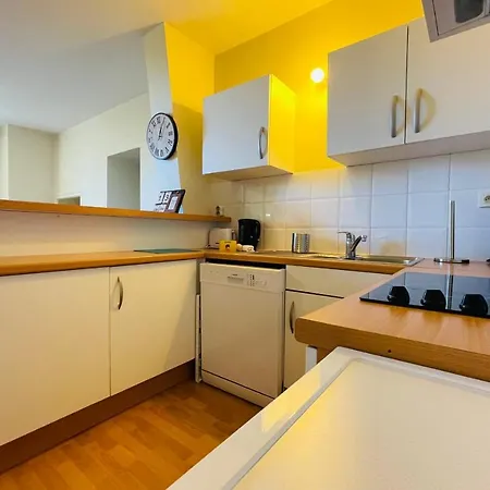 The Trench - Charming T3 In A Castle In The City Center Tours